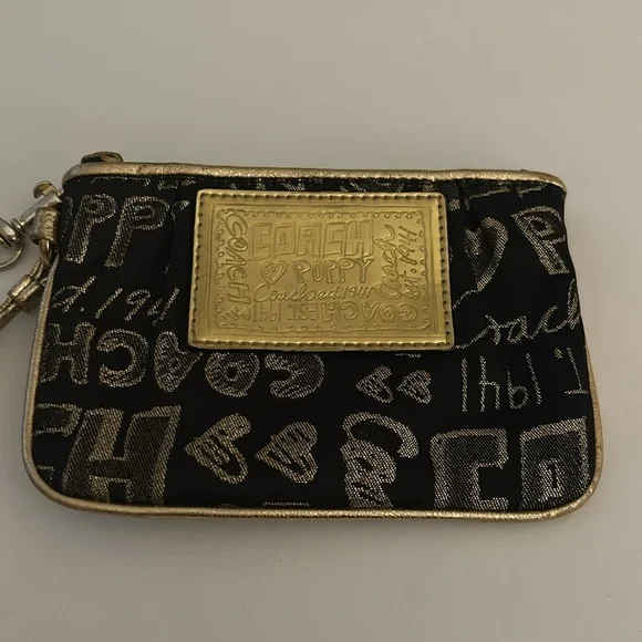 Coach Poppy Wristlet - Picture 2 of 6